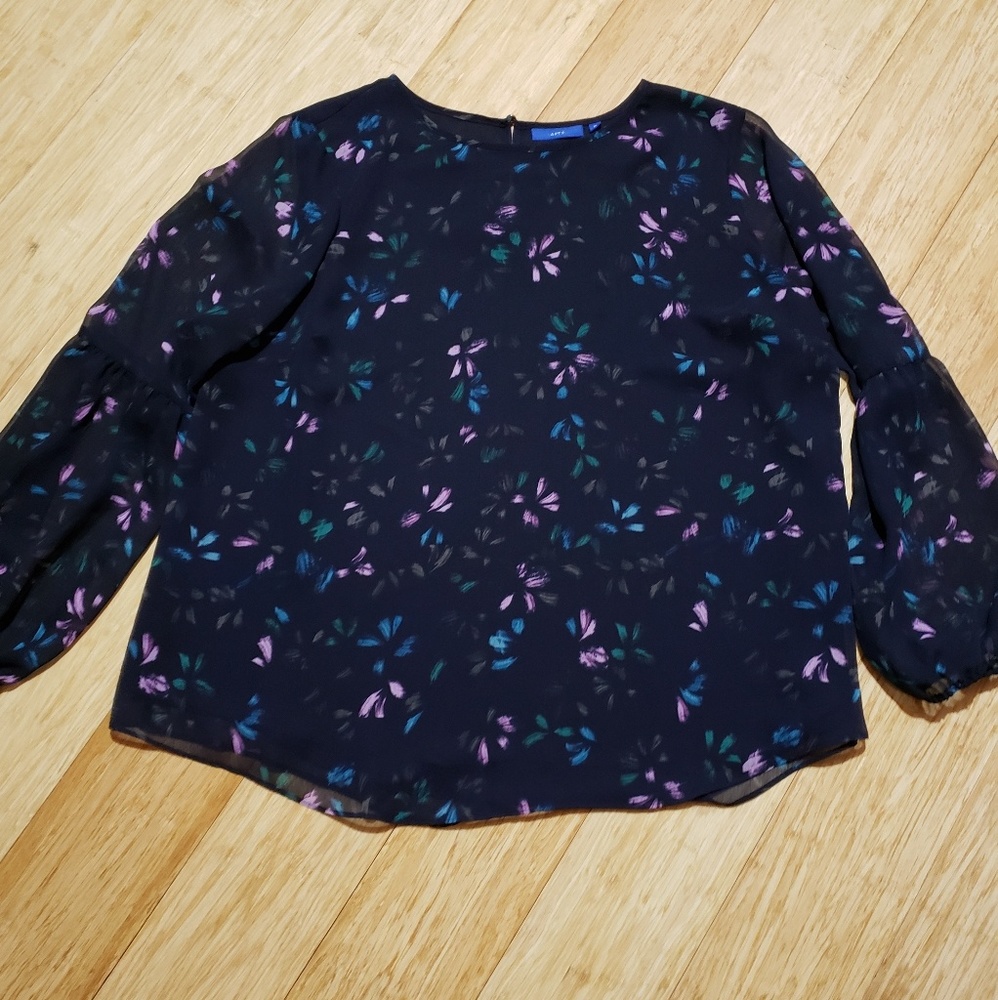 Flowy beautiful floral top - 1X
